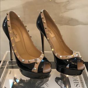 Valentino Garavani Rockstud Platform Pumps 38.5